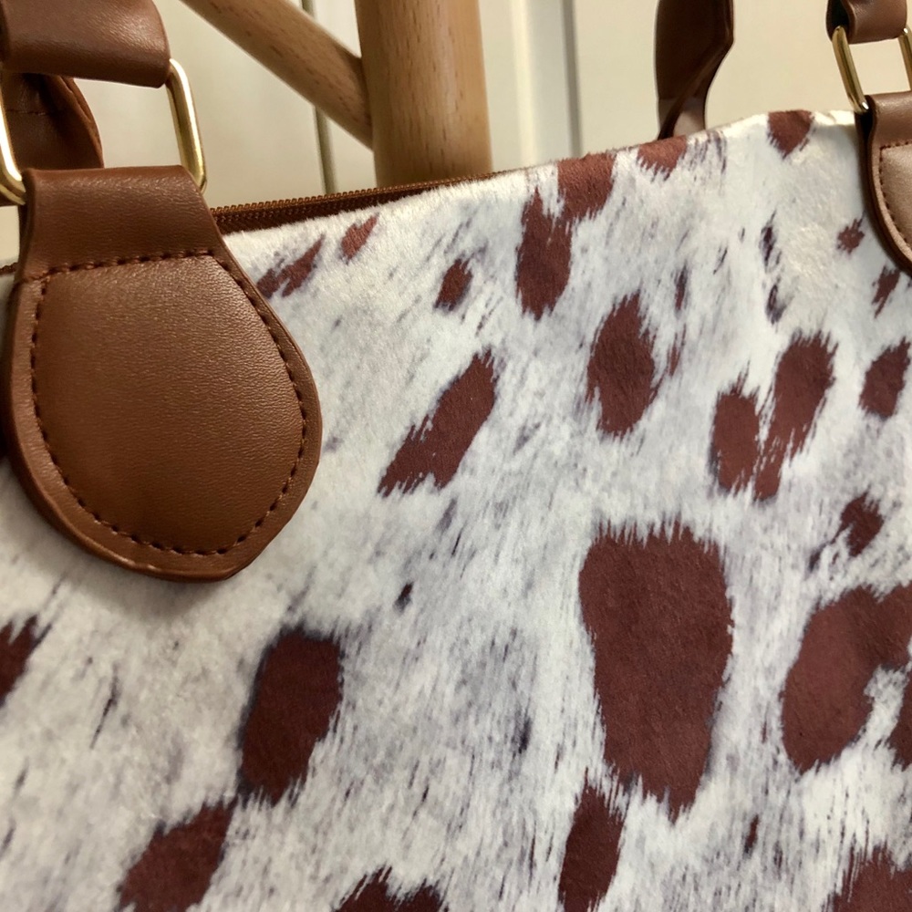 Best Seller ⭐️ Cow Fur and Faux Leather Weekender - Picture 5 of 8